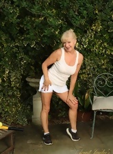 Horny mom stops playing tennis in favor of nude mature women pictures