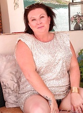 Mature Milf Outdoor Strip Nude Pics