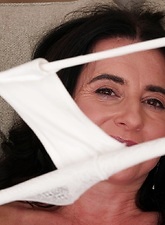 Mature Pussy Flash And Finger Tease Pics