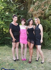 Outdoor Nude MILF Group Posing Gallery