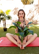 Nude Yoga Babe Hairy Pussy Gallery