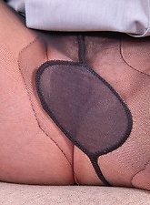 Babe Toy Play in Heart Pantyhose Pictures