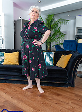 Mature Granny Naked Solo Tease Gallery