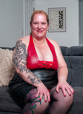 Curvy Mature Milf Wand Tease Gallery