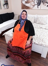 Granny And Babe Skirt Pull Gallery