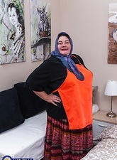 Granny And Babe Skirt Pull Gallery