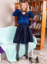 Hairy Pussy Nude Solo Tease Gallery