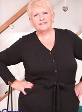 Mature Nude Photos Saggy Tits Shaved Pussy