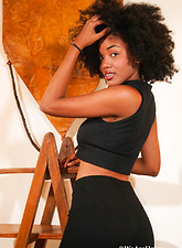 Nude Ebony Babe Gallery With Natural Tits
