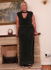 Mature Milf Gallery: Red Lace Spread Pose