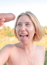 Naked Blonde Babe Outdoor Spread Photos
