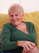 Mature Granny Pictures: Saggy Tits & Pussy