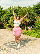 Mature Photos: Thick Curvy Babe Doggy Style